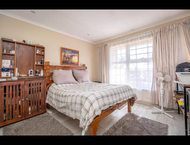 2 BEDROOM TOWNHOUSE FOR SALE IN RANGE VIEW
